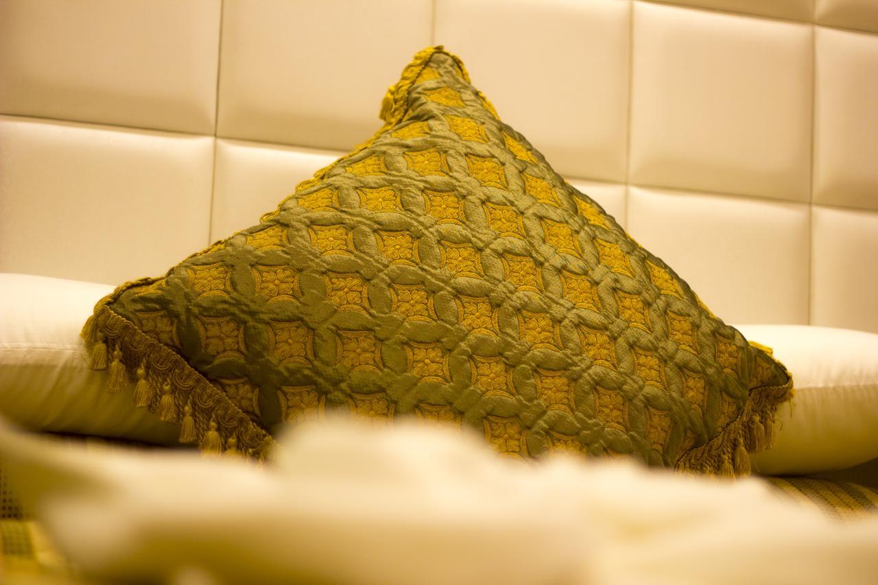 The Grace Hostel โกลกาตา ภายนอก รูปภาพ